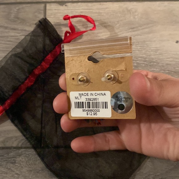 New never worn buckle earrings with tags included backing for earrings and bag - Picture 5 of 5